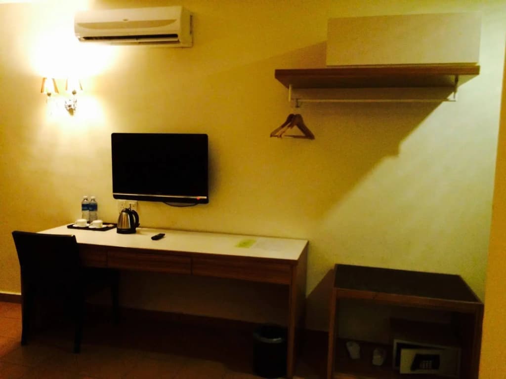 Grand Court Hotel - photo 4