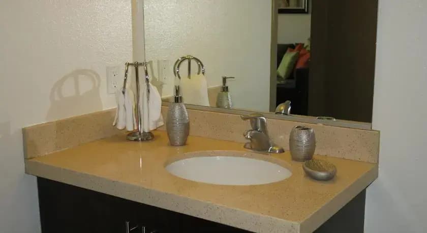 The Hollywood Suite - photo 6