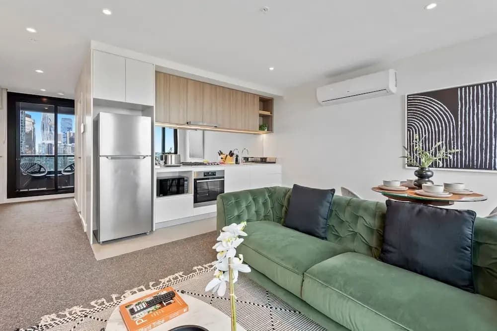 2-bed Inner-city Pad With Pool, - photo 12