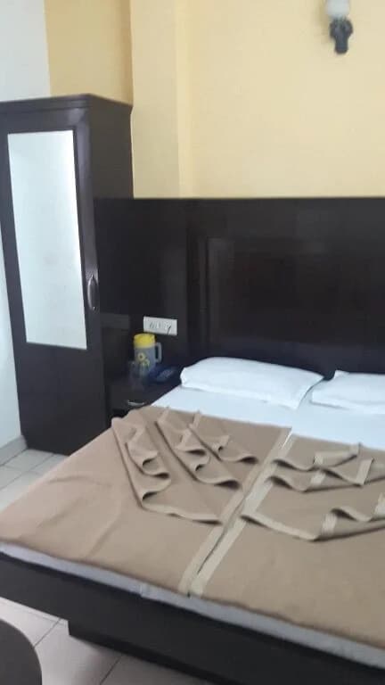 Hotel Shreeram Deluxe - photo 11