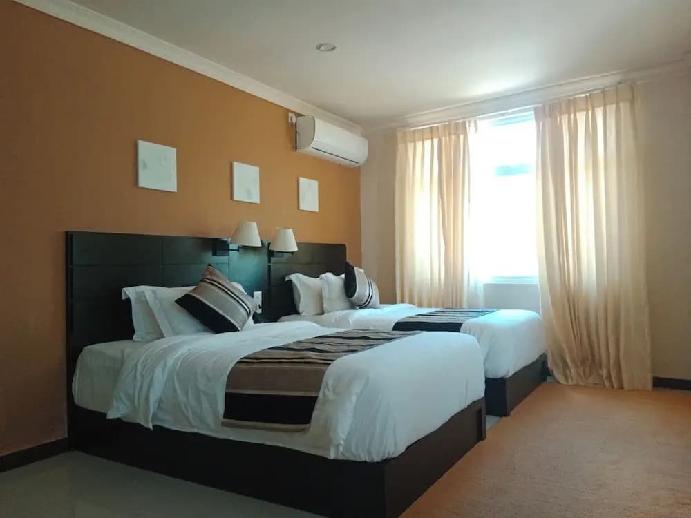 Lagoon Lodge - photo 3