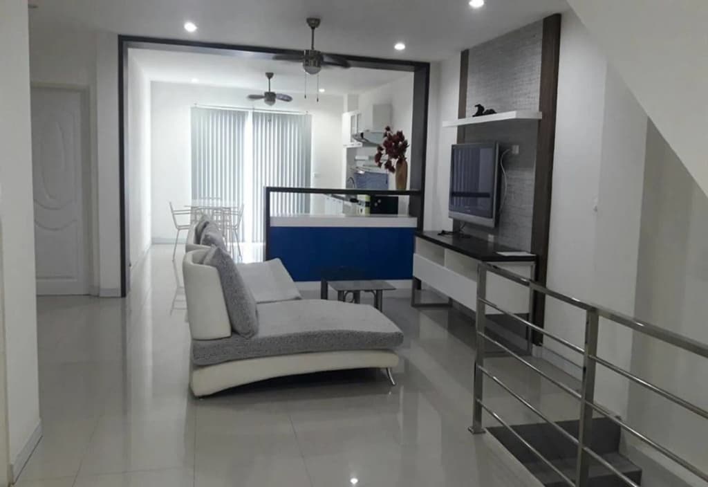The Y House - photo 4