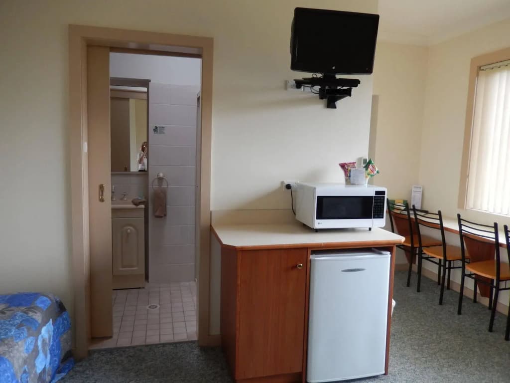 Pioneer Way Motel - photo 14