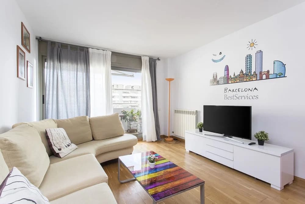 1317 - Modern Forum Apartment - photo 3