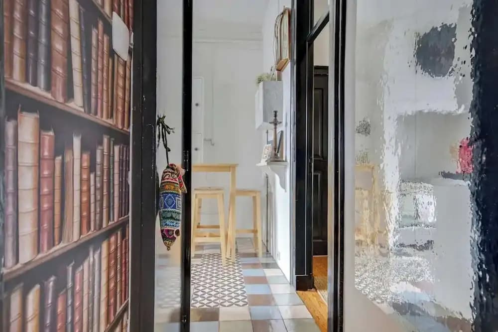 Central Hidden Gem, Rustic Modern 2 Bedroom Flat - photo 9