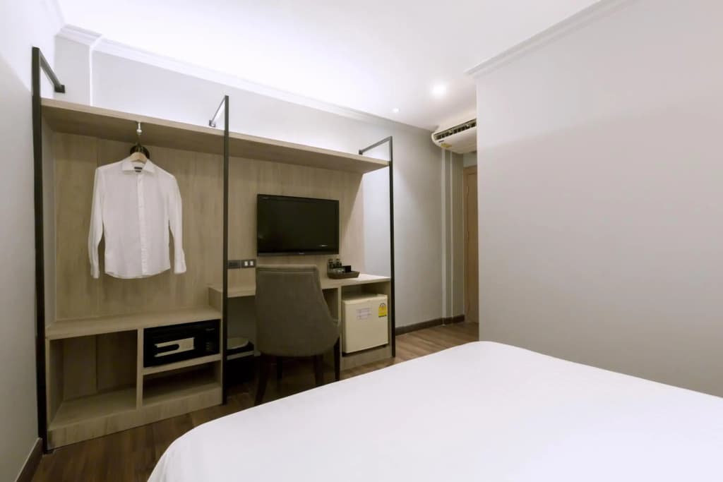 Maxim's Inn - photo 7