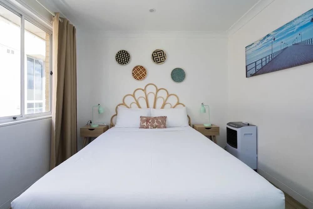 Manly Beachfront Apartment - photo 2