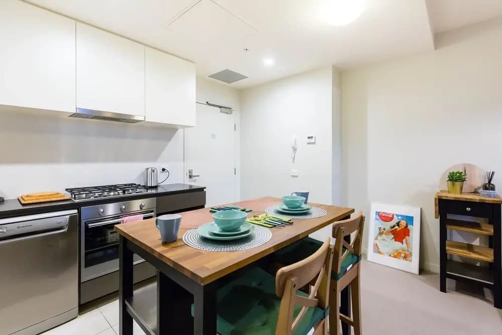 YASHITA, 2BDR Melbourne Apartment - photo 11