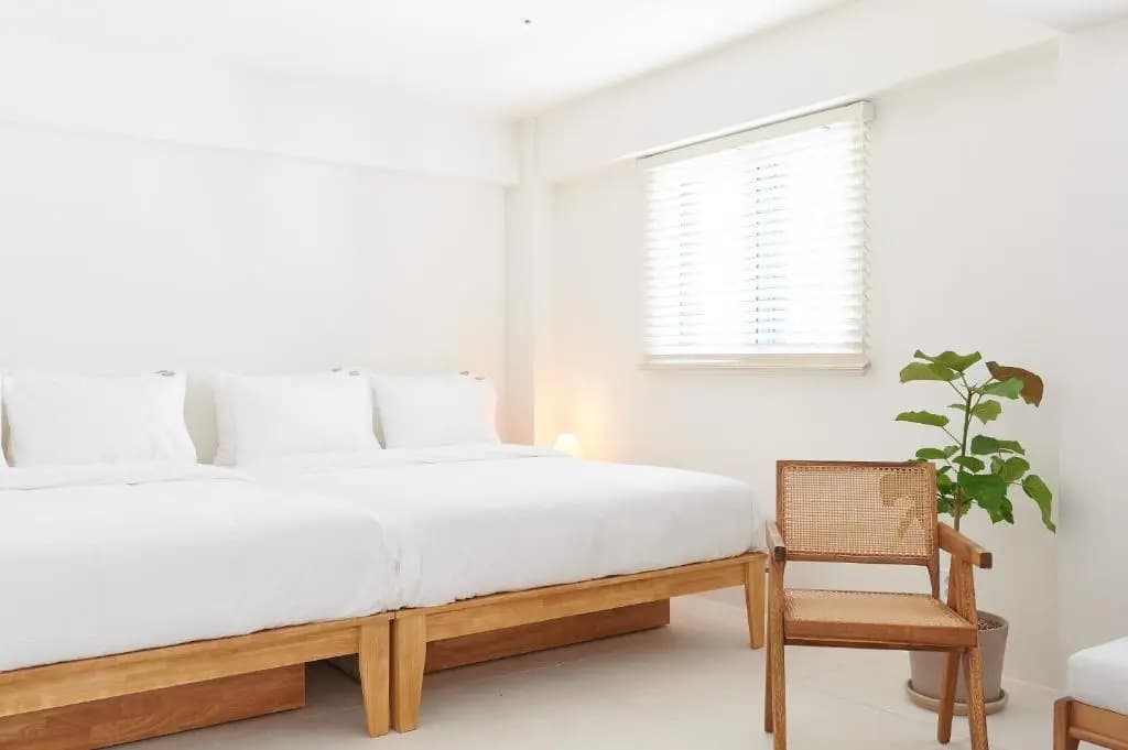 White Linen House - photo 5
