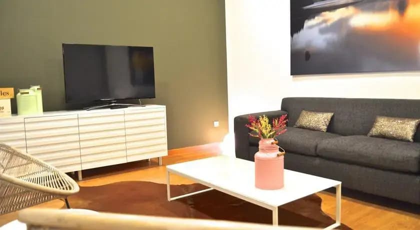 KM Rocafort Apartment - photo 3