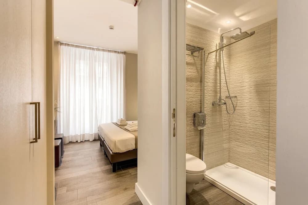 Ecce Roma Guesthouse - photo 8