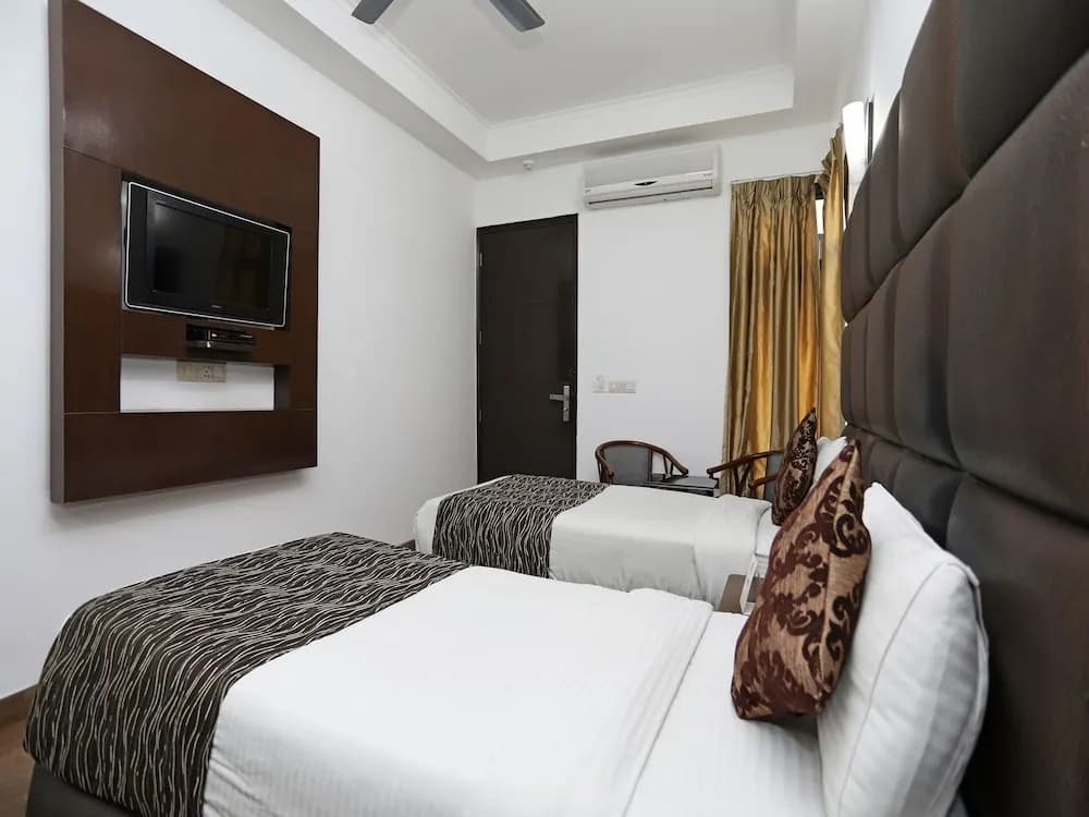 Fabhotel Cameron - photo 5