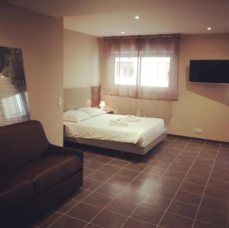 Villa Serafina Apartments - photo 7