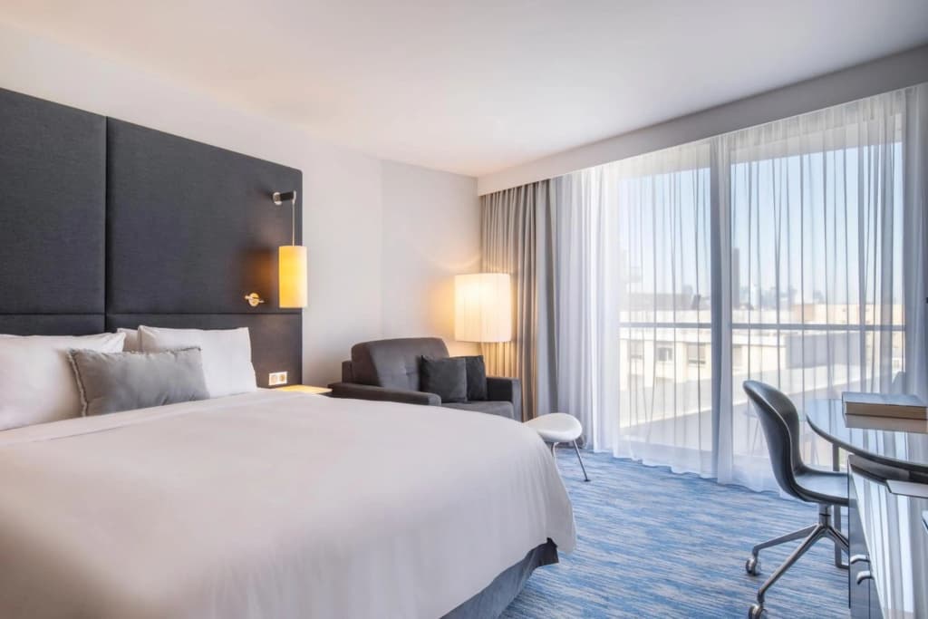 Renaissance Paris Arc de Triomphe Hotel - photo 3