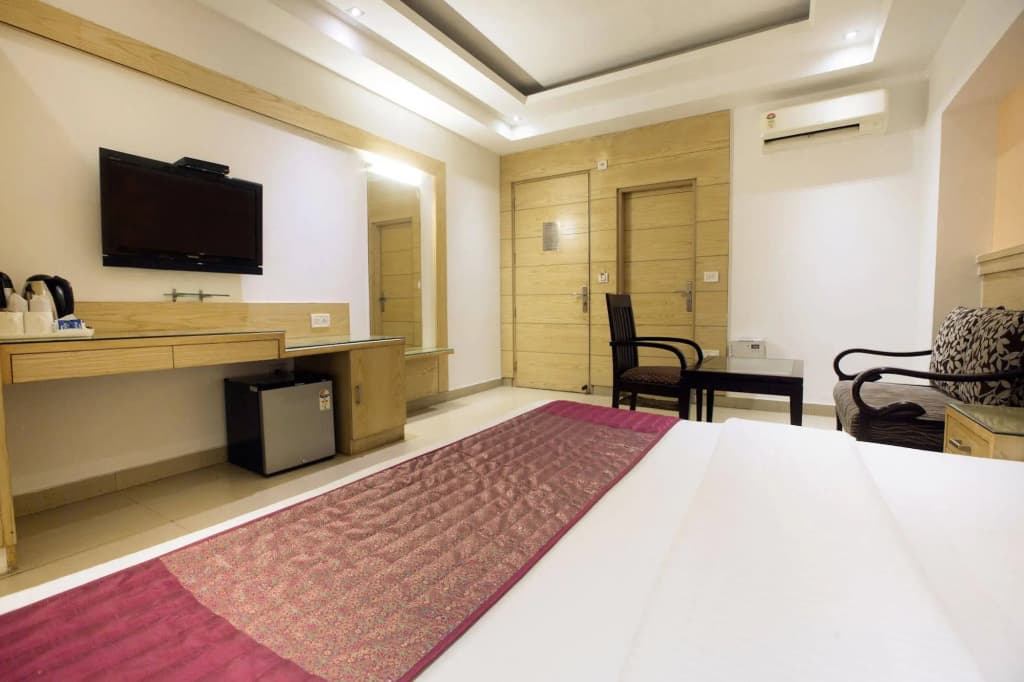 Hotel Krishna Deluxe - photo 7