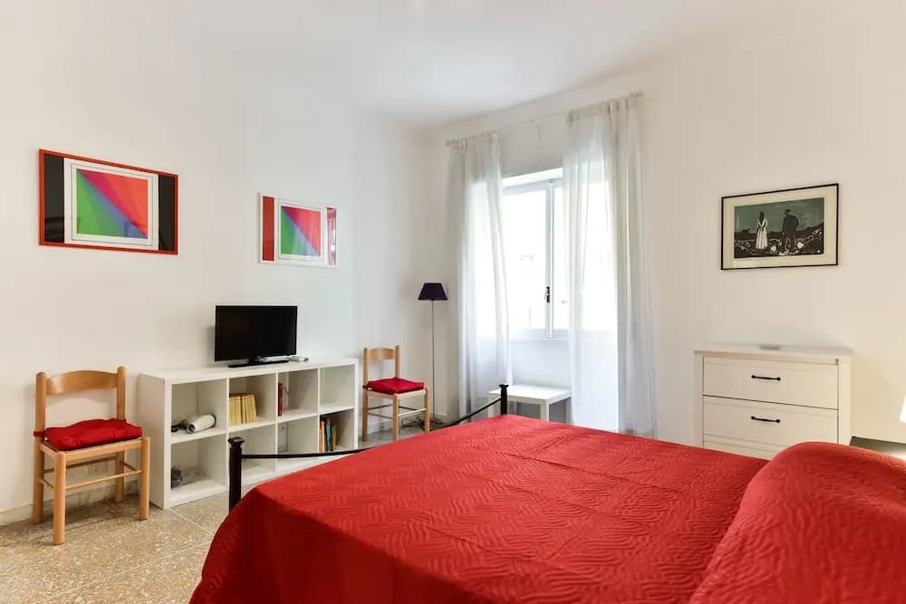 Red & White Vatican Apartment - photo 20