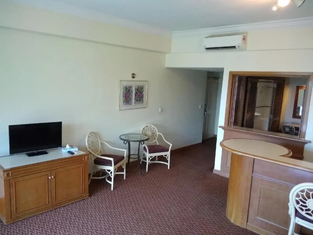 Everly Resort Hotel Malacca - photo 4