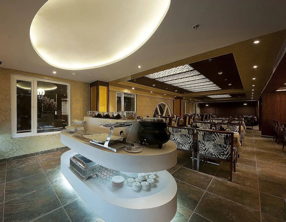 Hotel Regent Grand - photo 15