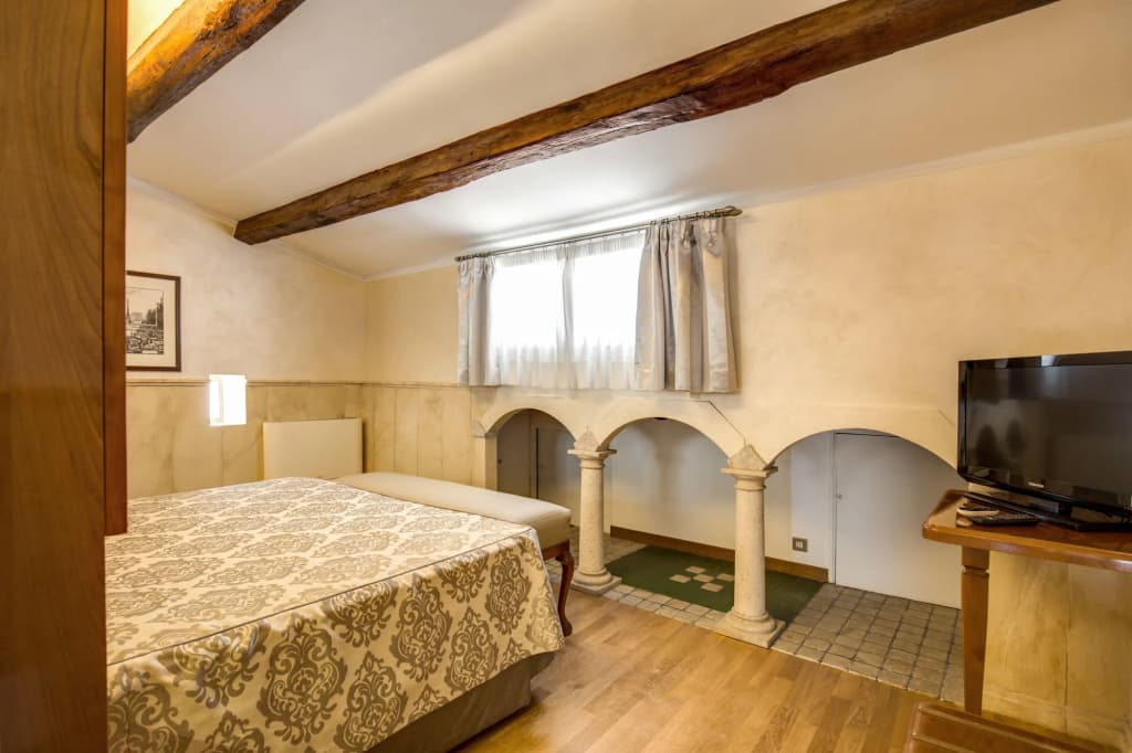 Pantheon Rooms - photo 3
