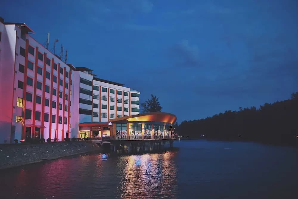 The Regency Waterfront Hotel - photo 22
