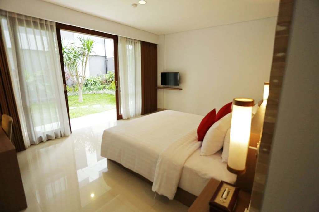 Grand La Walon Hotel - photo 6