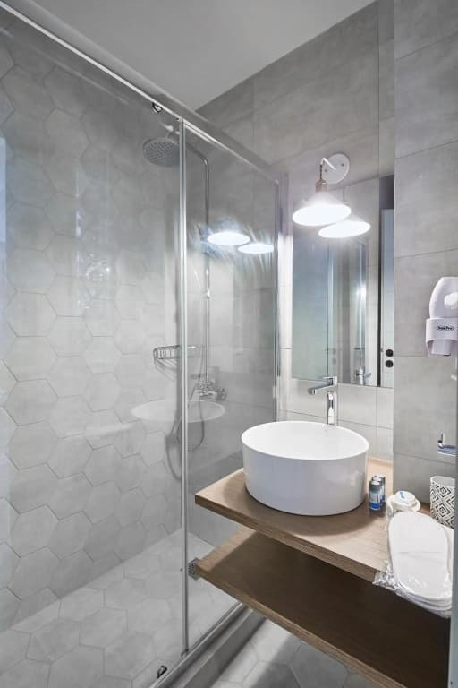Be based near Acropolis, in an exquisite studio! - photo 8