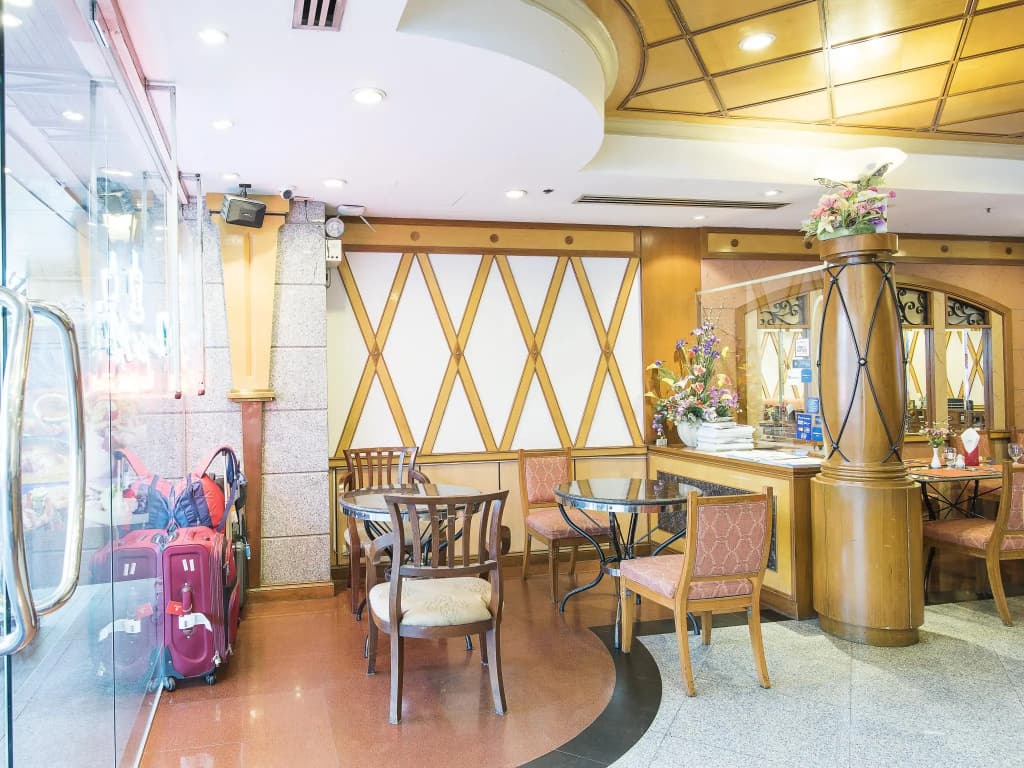 Majestic Suites - photo 16
