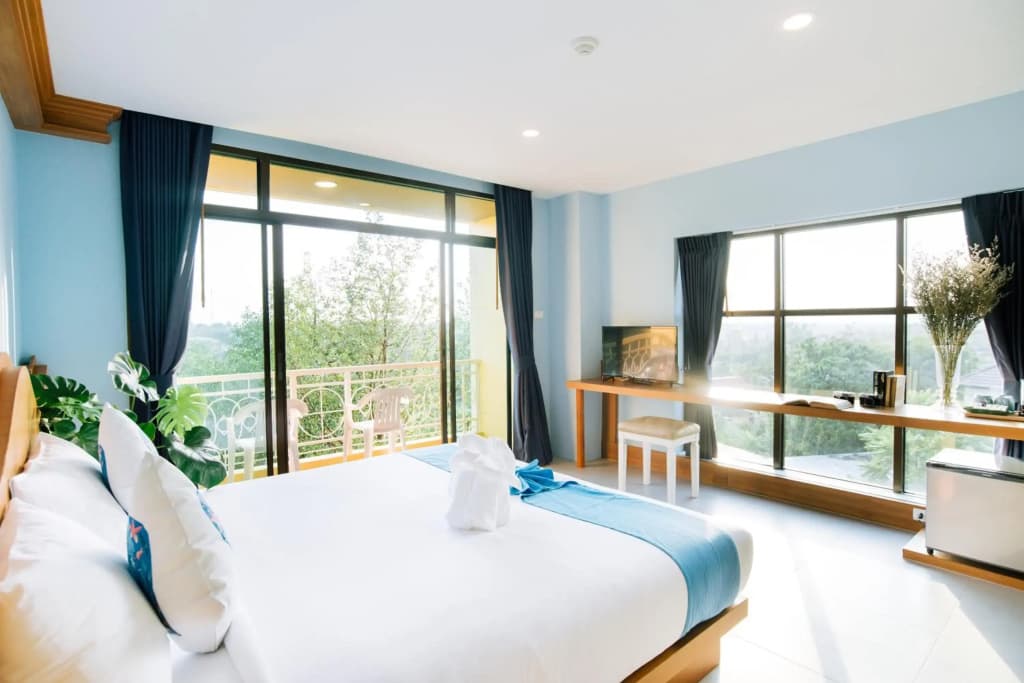 ROYAL PINEAPPLE HOTEL | A Welcome to Wealth and Good Fortune - photo 1