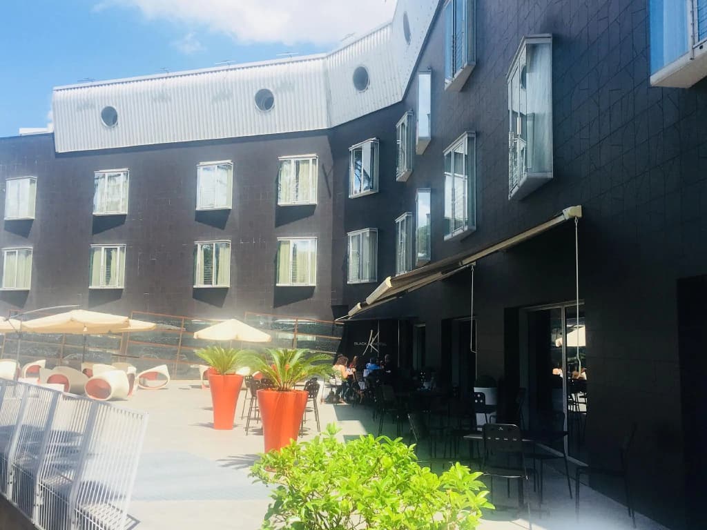 Black Hotel - main photo