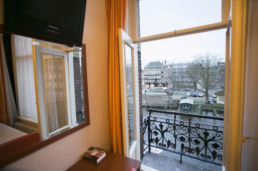 Quentin Canal House Hotel - photo 7