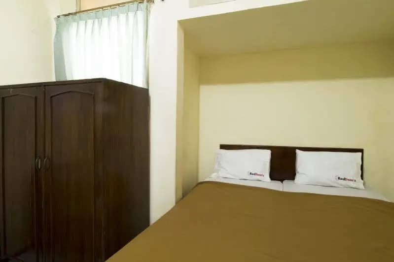 RedDoorz Klender - main photo