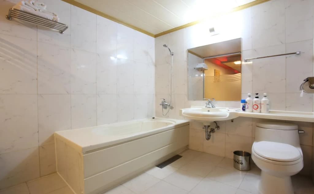 Prince Hotel - photo 9