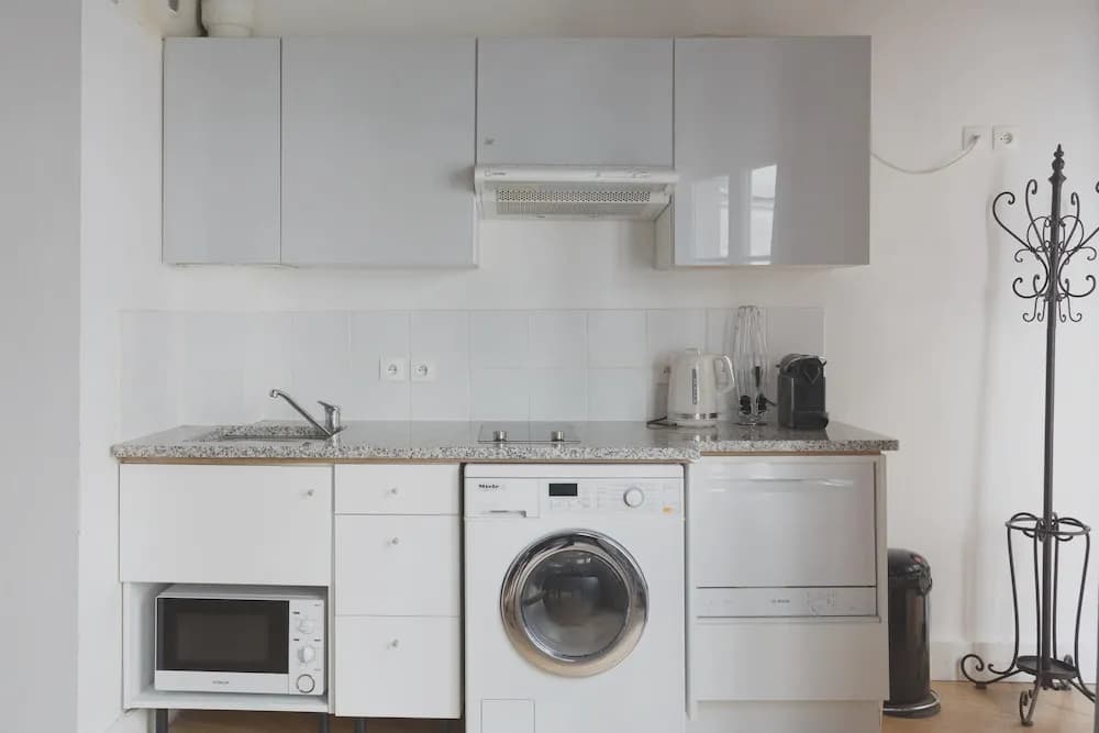 Apartment with One Bedroom in Paris, with Wifi - photo 16