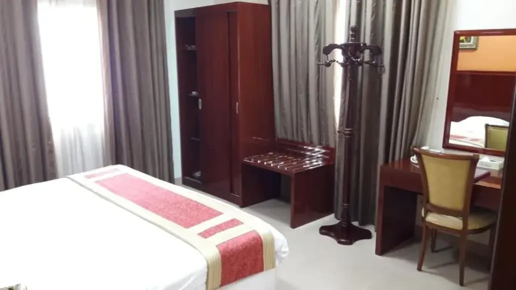 Safeer Plaza Hotel - photo 4