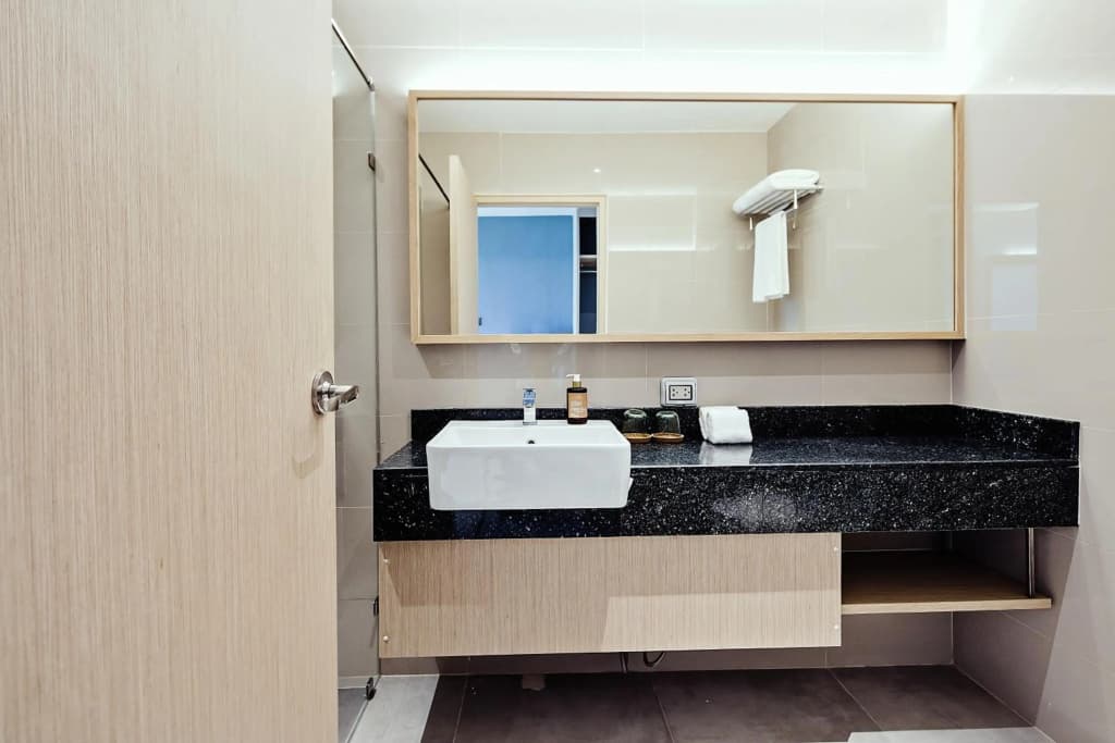 Three Sukhumvit Hotel - photo 7