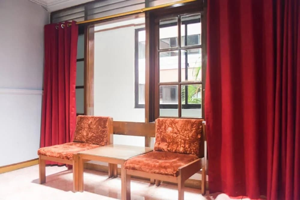 RedDoorz Plus near RSCM Jakarta - photo 3
