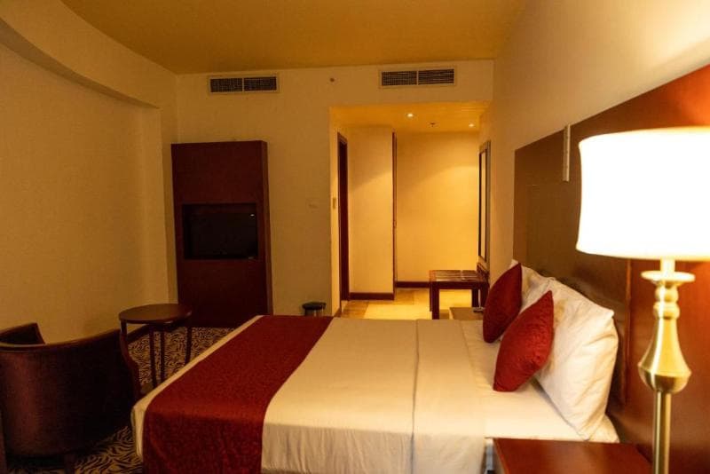 Mra Grand Hotel - photo 8