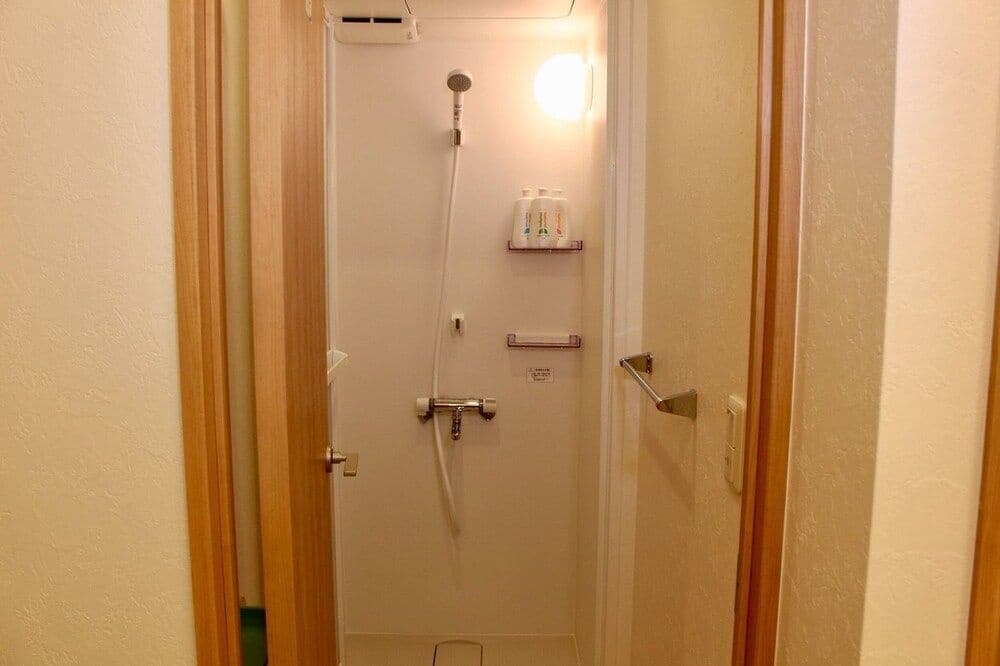 bnb+ Post Town Shinbashi - Hostel - photo 8