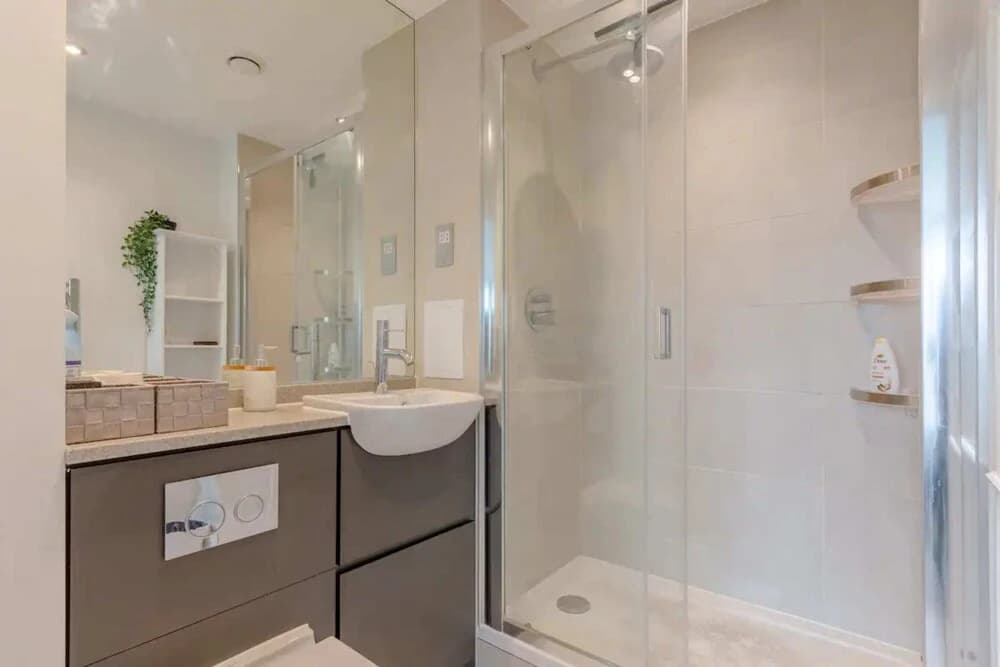 Spacious & Family Friendly 3BD House - Stratford - photo 7