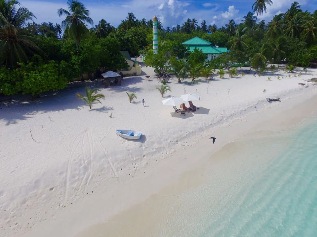 Luau Beach Inn - photo 26
