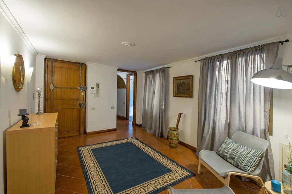 Large and Elegant 3 bed Flat in Central Location! - photo 6