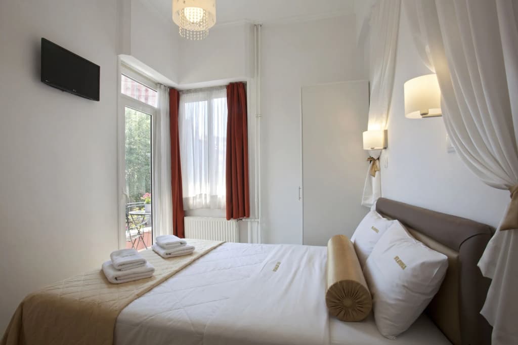 Metropolis Hotel - photo 6
