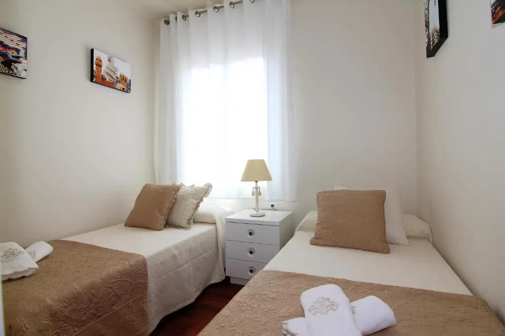 Classbedroom Fira Business Apartment - photo 4