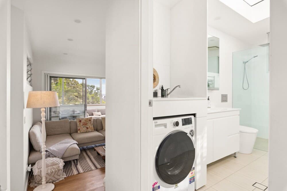 Luxury 2-bed With Ocean Views and Garden - photo 11