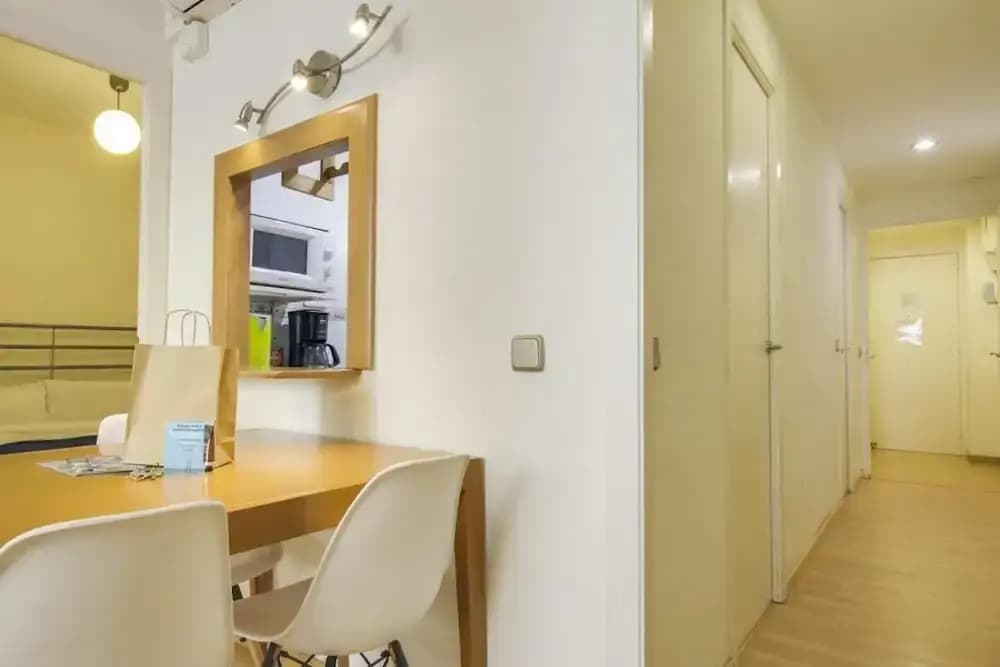 Cozy 2 Bedroom Next To Arc De Triomf - photo 4