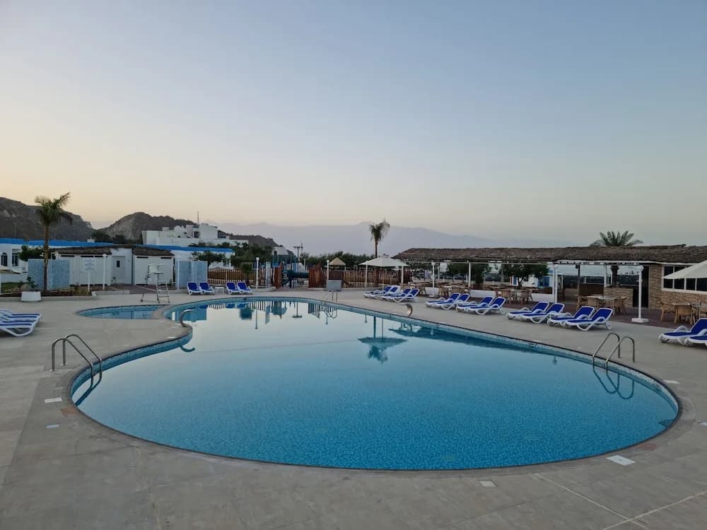 Holiday Beach Resort - photo 4