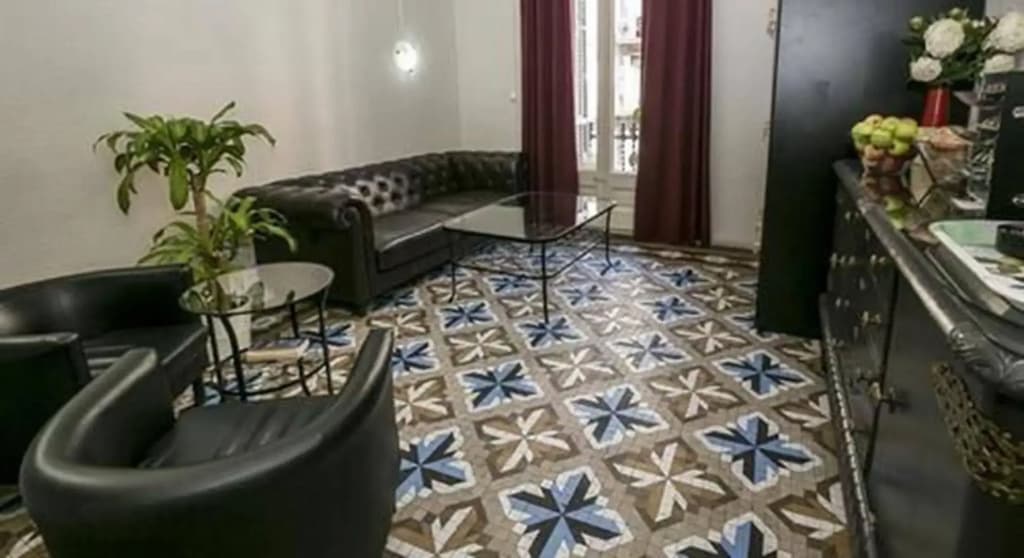 Hostal Balmes Centro - photo 2