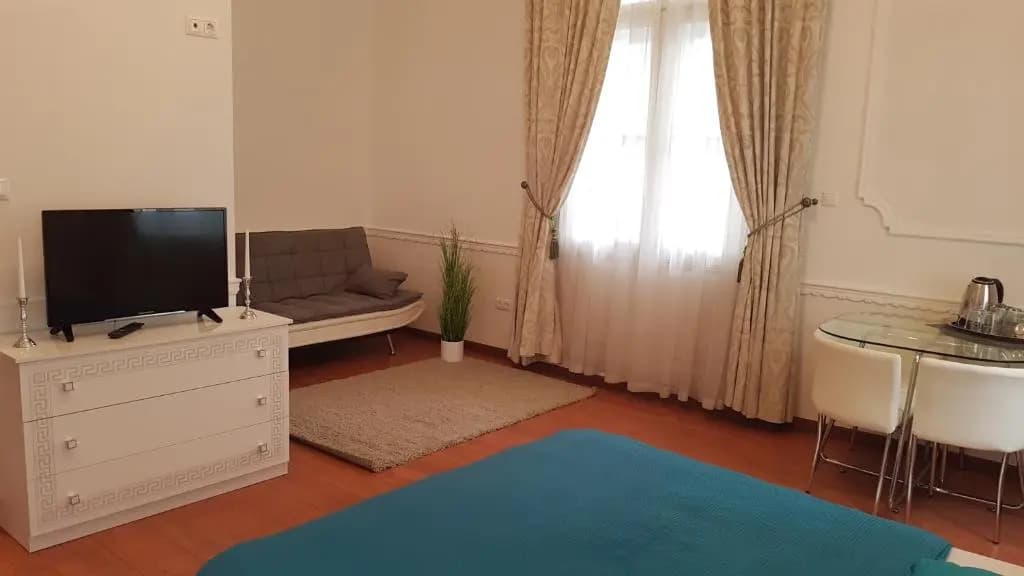 Ékszerdoboz A Budai Vár Alatt - photo 2