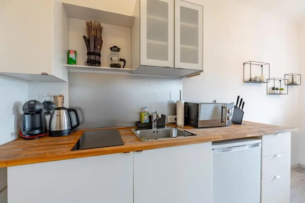 New with a View - Modern Studio - photo 10