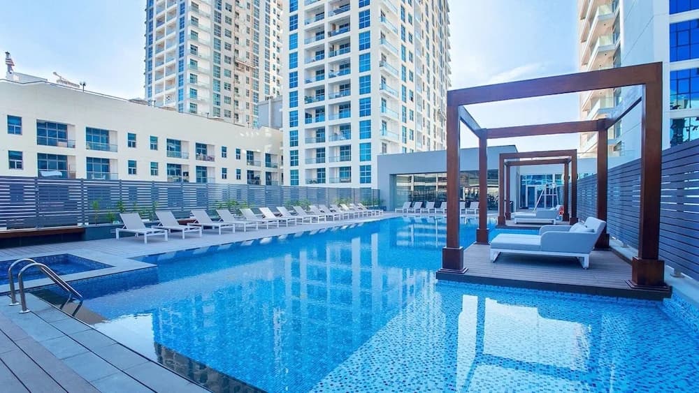 Bright Studio With Mesmerizing Canal And City View - photo 14